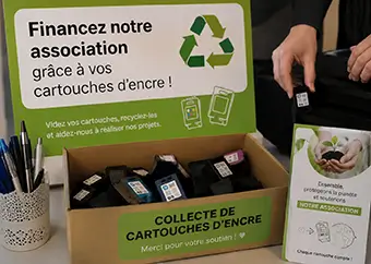 Un colis de cartouches d'encre vides pour financer son association